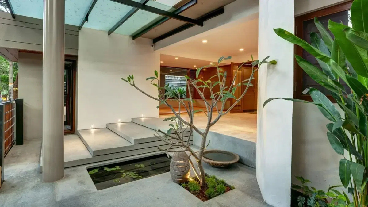 White-Lotus-Aravindaksa-Apartment-in-Indranagr-Bangalore-Apartment-Entrance